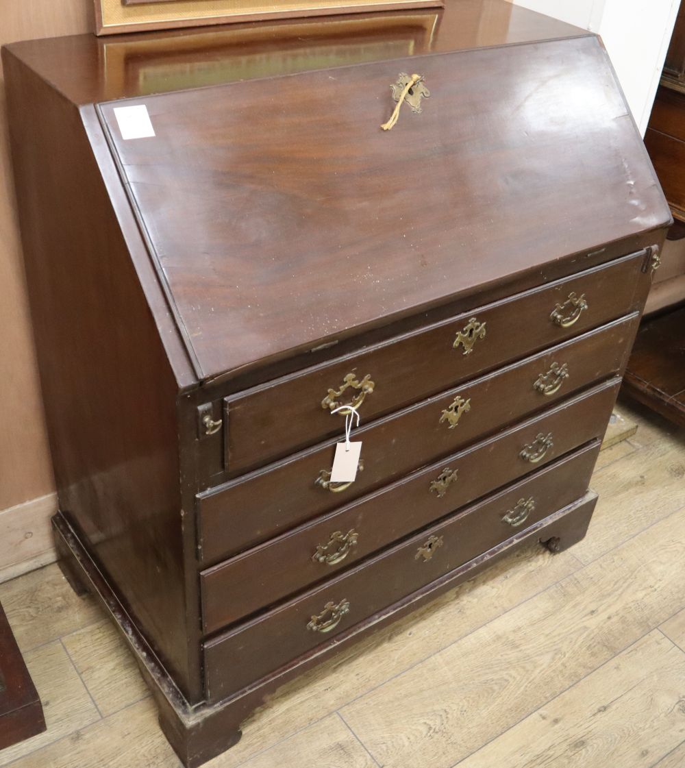 A George III mahogany bureau, W.91cm, D.50cm, H.100cm